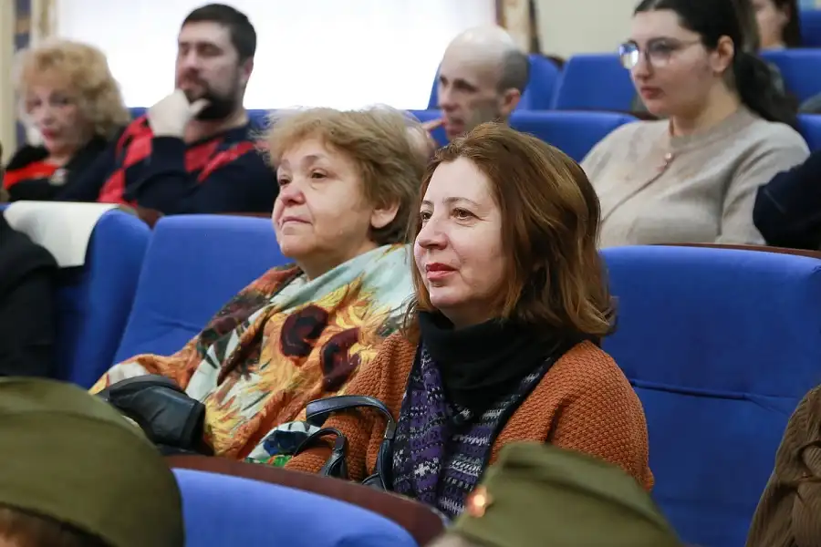 Торжественное открытие краевого поэтического марафона «СтихиVместе» состоялось в Ставропольской краевой универсальной научной библиотеке им.М.Ю.Лермонтова в Международный день родного языка и в преддверии Дня защитника Отечества