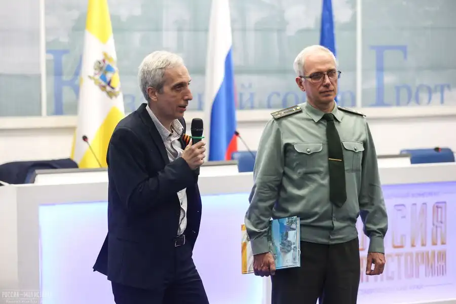 Вышла в свет книга «Ворошиловские соколы», посвященная выпускникам и инструкторам ставропольского аэроклуба. Пятеро за свои подвиги удостоились звания Героя Советского Союза