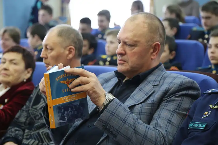 Вышла в свет книга «Ворошиловские соколы», посвященная выпускникам и инструкторам ставропольского аэроклуба. Пятеро за свои подвиги удостоились звания Героя Советского Союза
