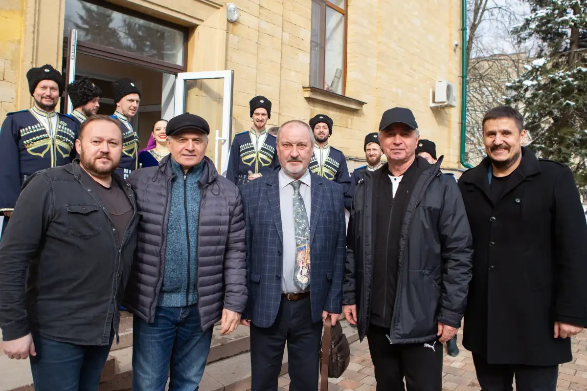 Совместный концерт государственного казачьего ансамбля песни и танца «Ставрополье» и государственного академического ансамбля танца «Алан» (Республика Северная Осетия-Алания) состоялся в Ставрополе в рамках Года культурного наследия народов России.