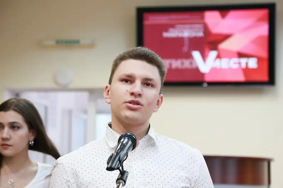 Торжественное открытие краевого поэтического марафона «СтихиVместе» состоялось в Ставропольской краевой универсальной научной библиотеке им.М.Ю.Лермонтова в Международный день родного языка и в преддверии Дня защитника Отечества
